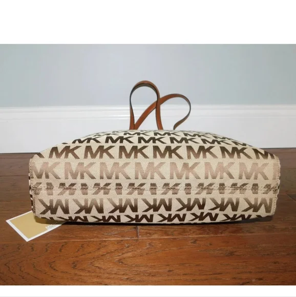 NWT Michael Kors Tote - Picture 4 of 5